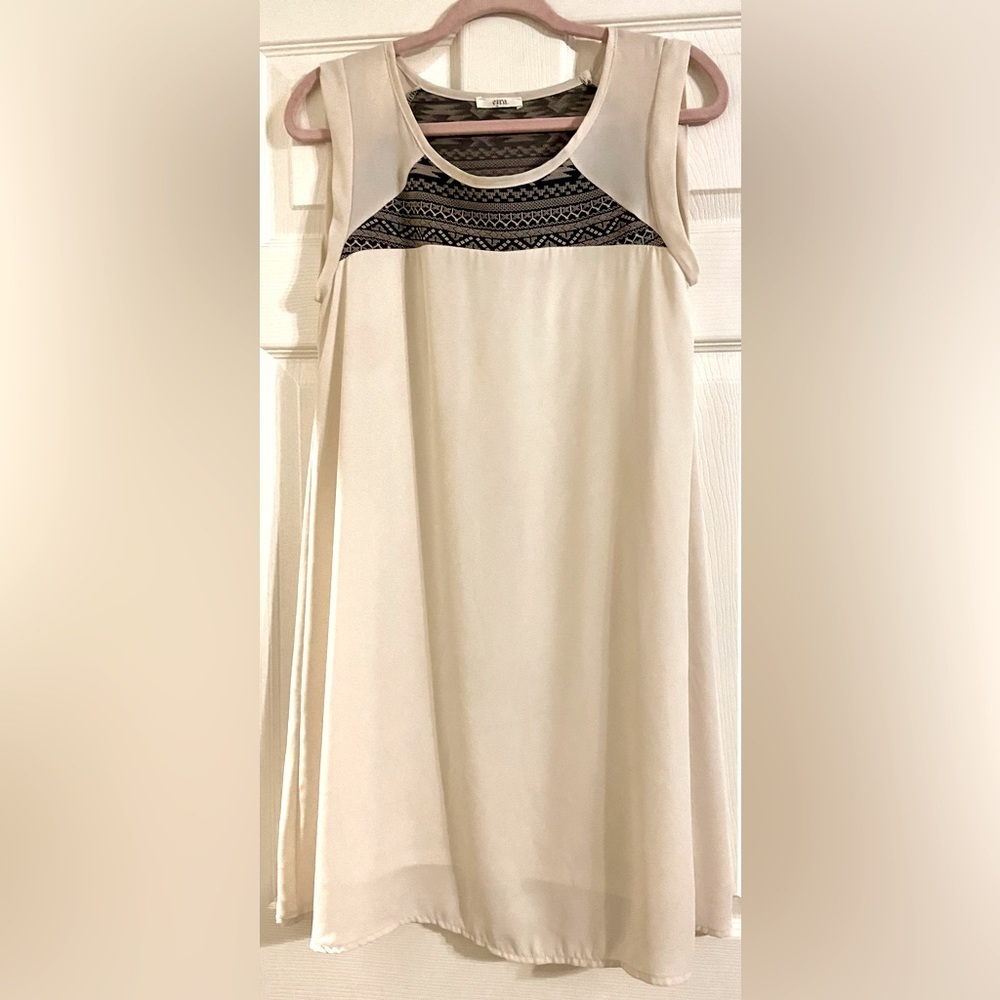Ezra women’s size small dress